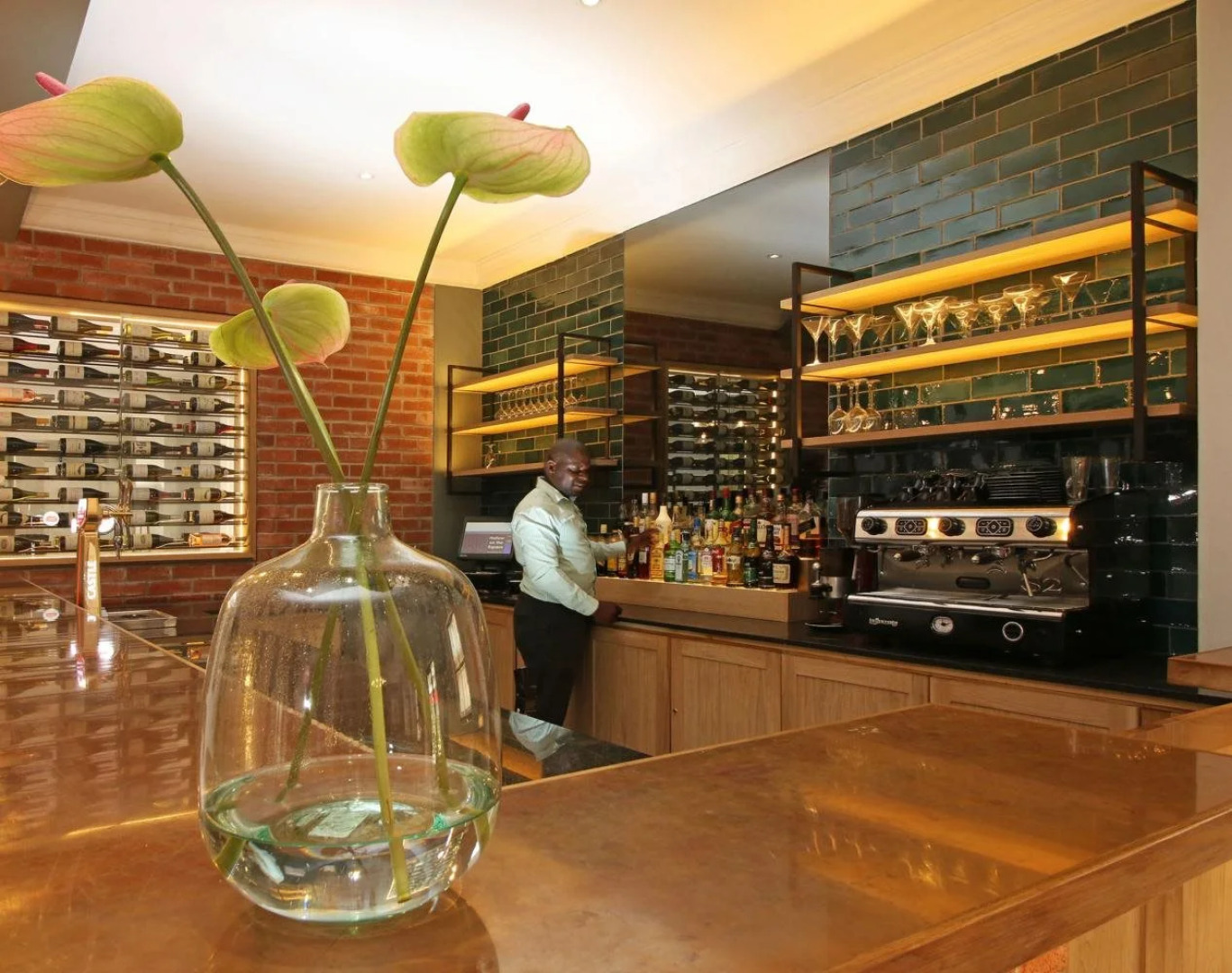 Hollow on the Square City Hotel