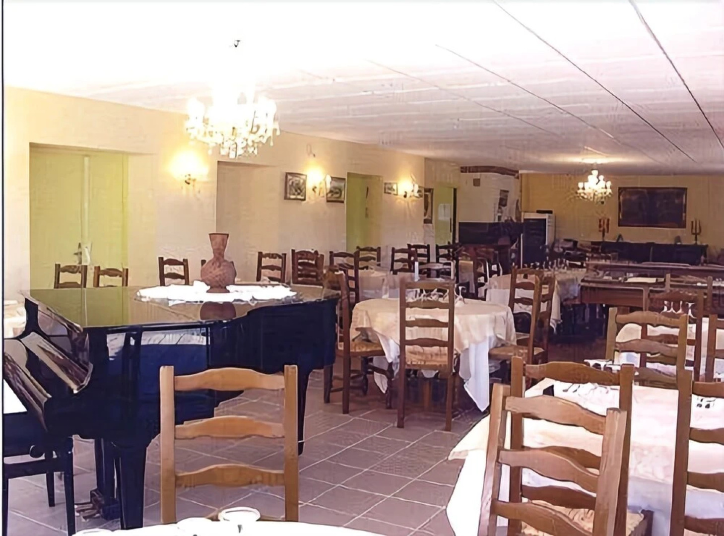 Lhostellerie Des Lacs