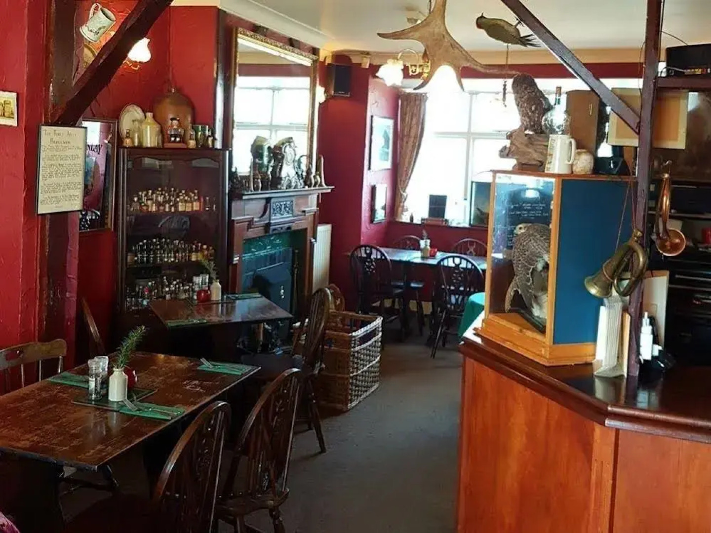 The Horseshoe and Castle