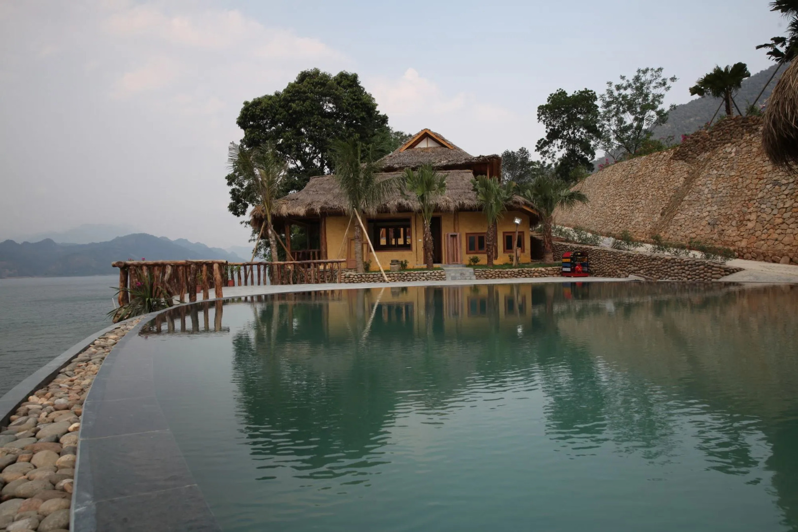 Mai Chau Hideaway Lake Resort