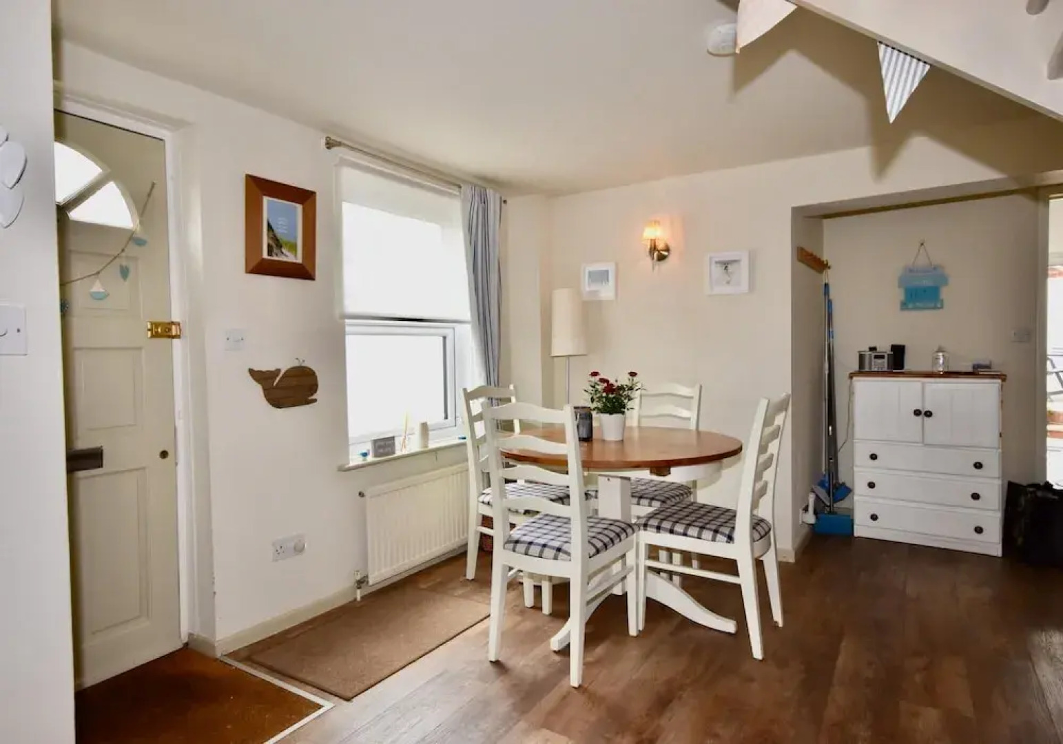 Boat House Centrally Located in the Sailing Mecca of Cowes