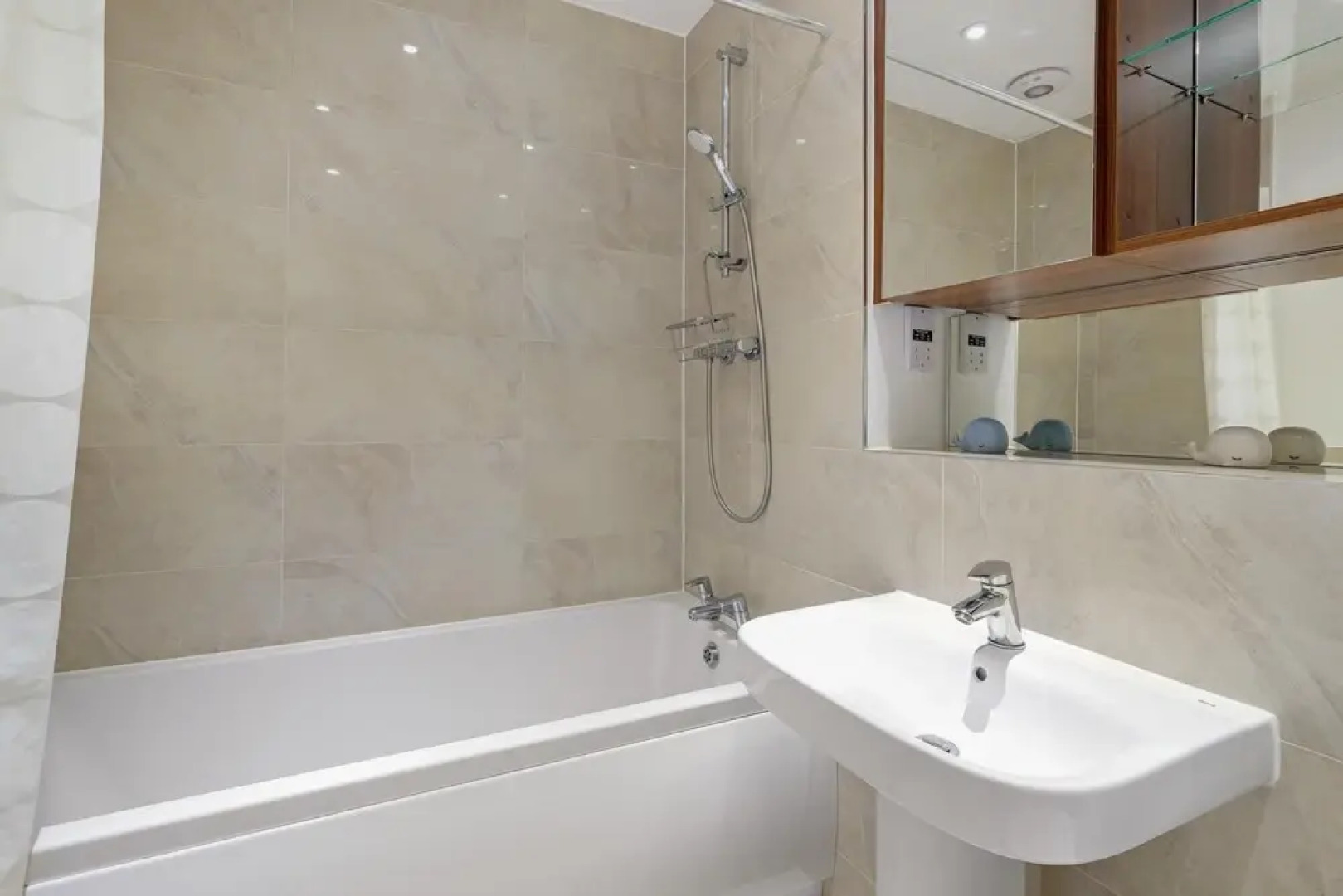 Luxury 5 bedroom Serviced Hse Leavesden