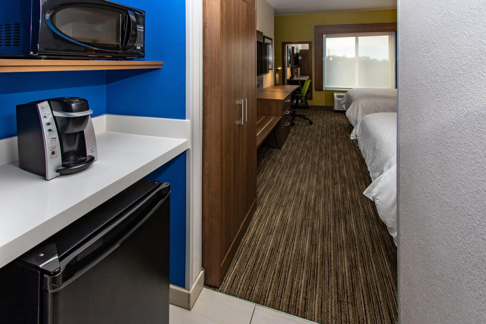 Holiday Inn Express Hotel & Suites Roseville-Galleria Area by IHG