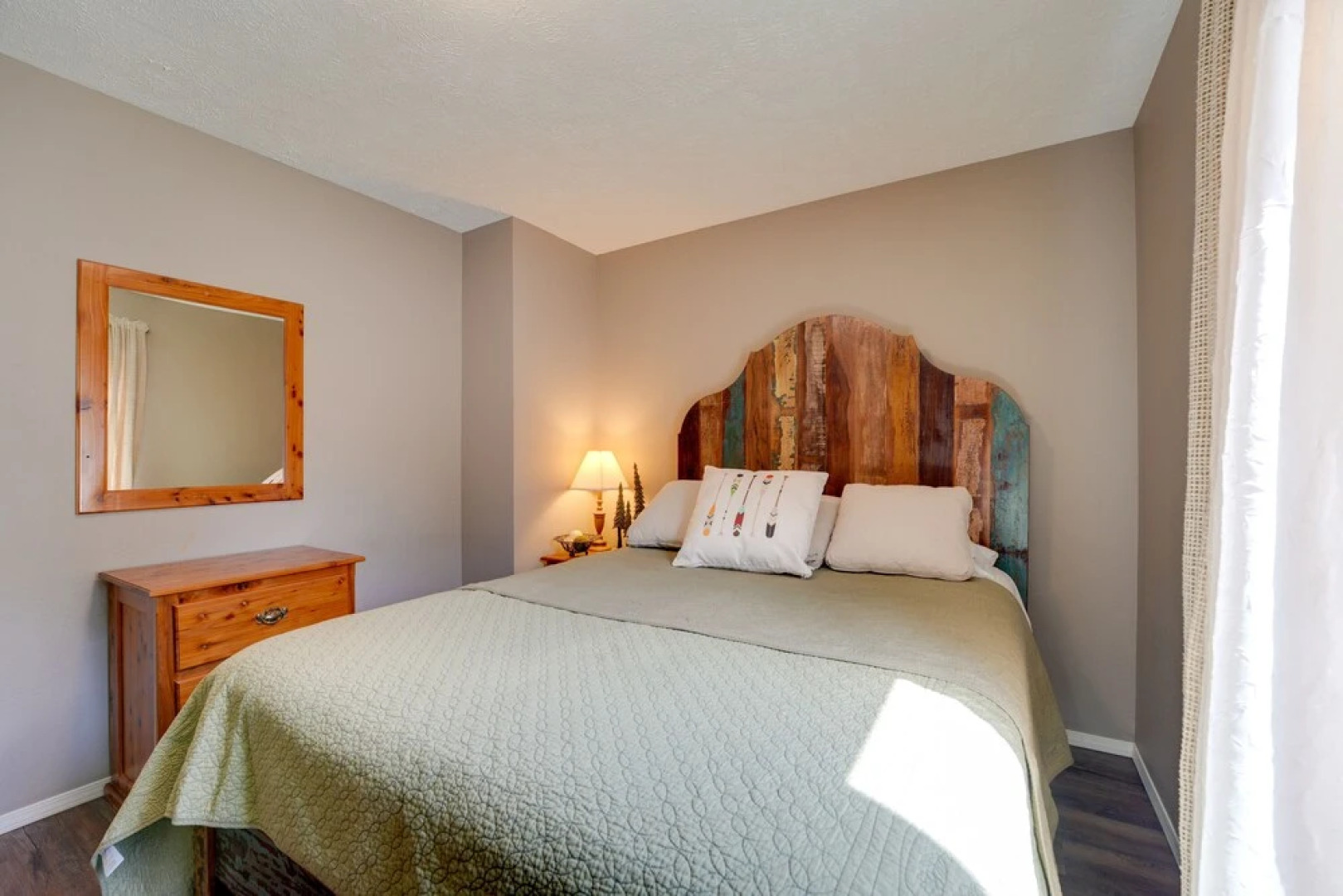 Reeds Spring Retreat w/ Lakeview Deck + Grill