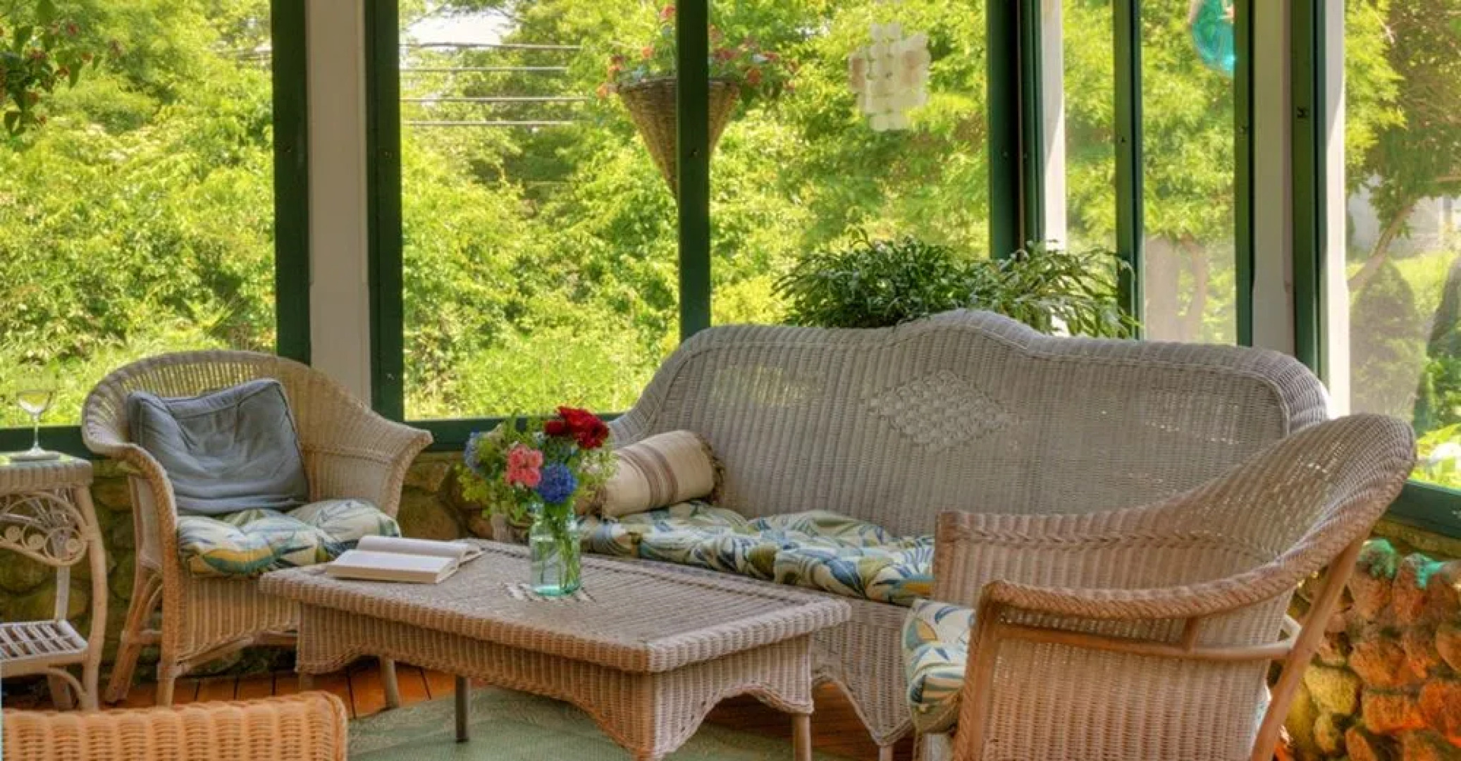 Honeysuckle Hill Inn