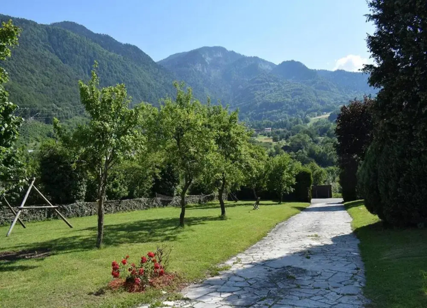 Apartment in Doucy With Mountain Views