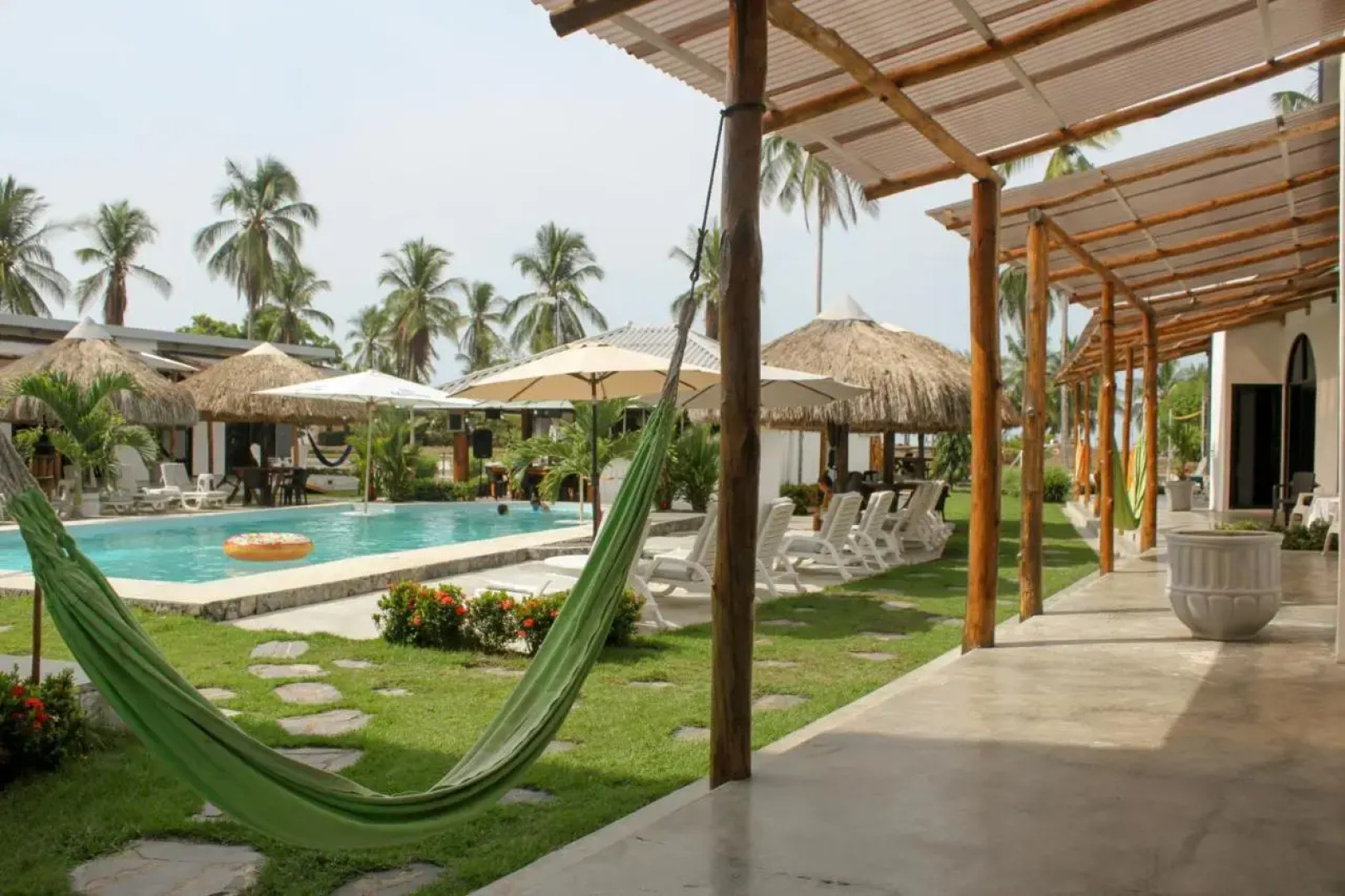 Show Pony Beach Resort and Suites