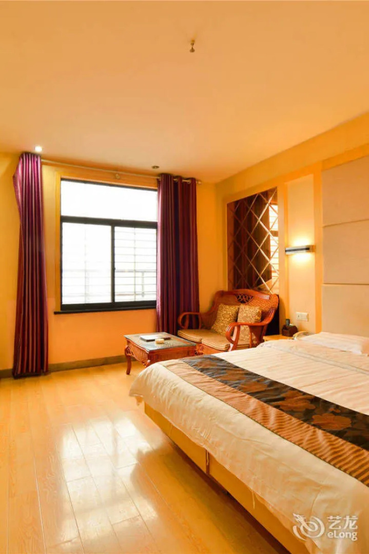 Xianning Jia Yuan Business Hotel