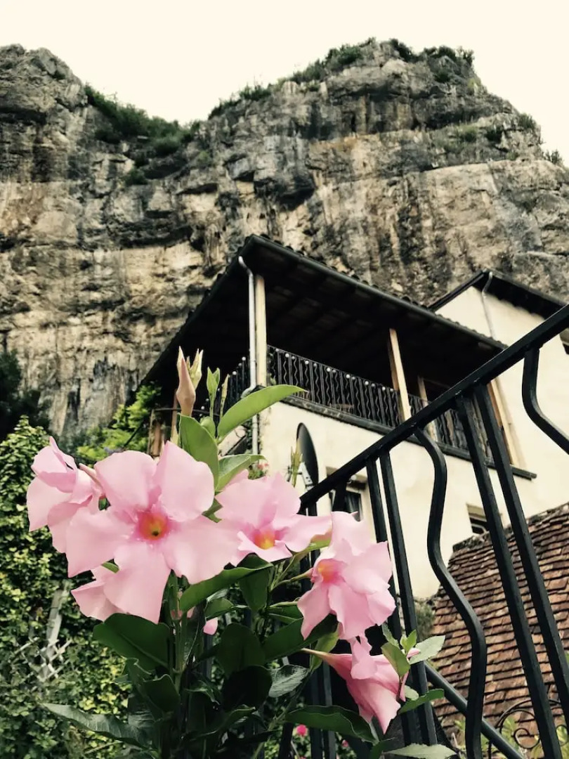 Un jardin dans la falaise