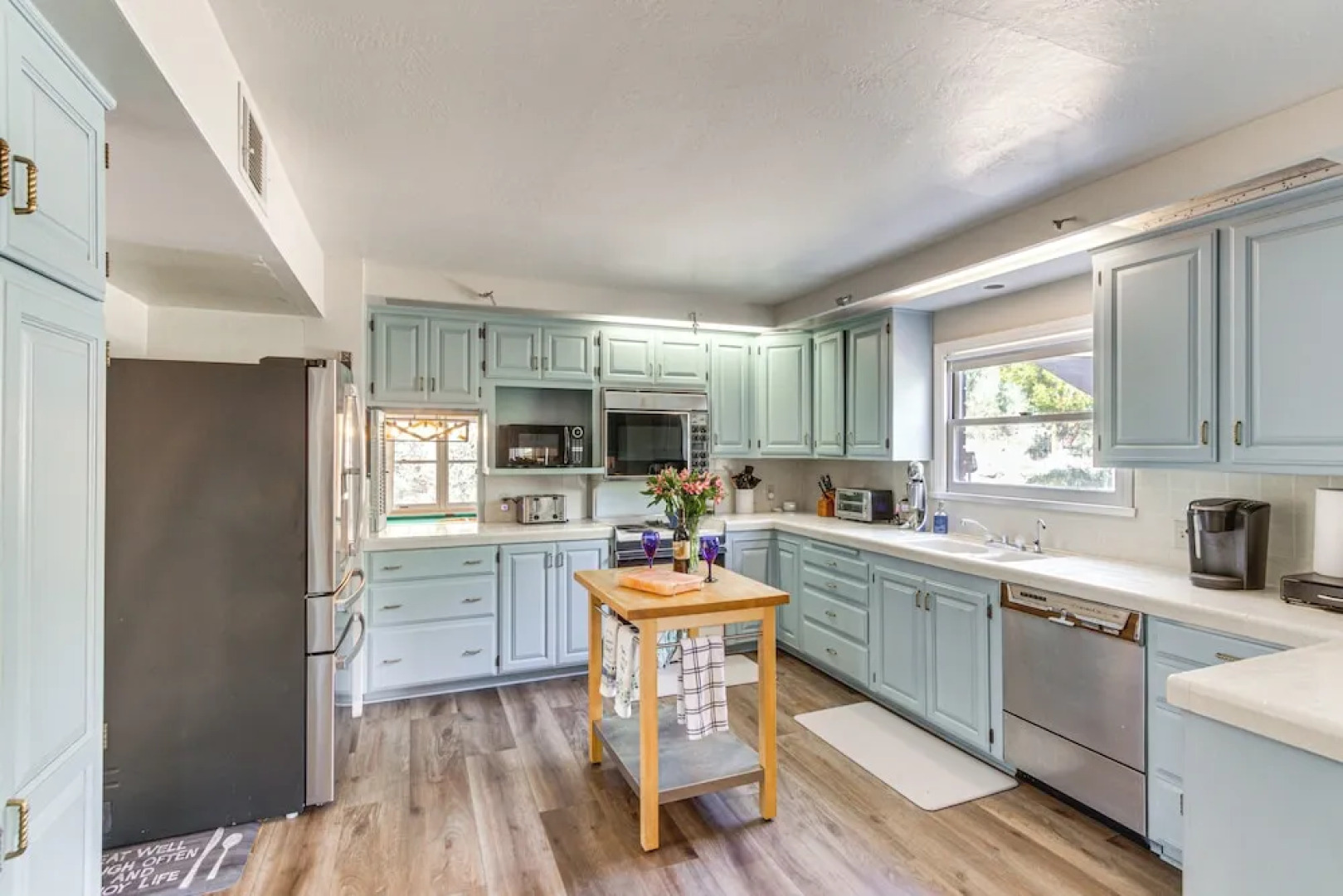 Beautiful Kernville Home w/ Game Room & Mtn Views!