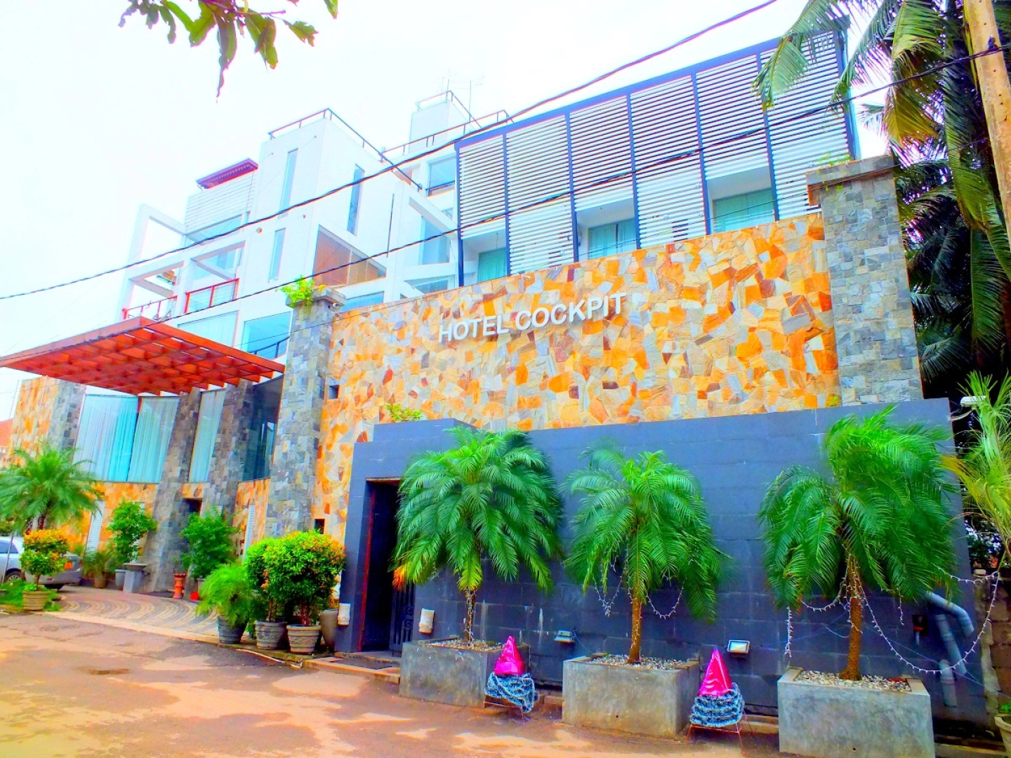 Hotel Cockpit Airport Reach