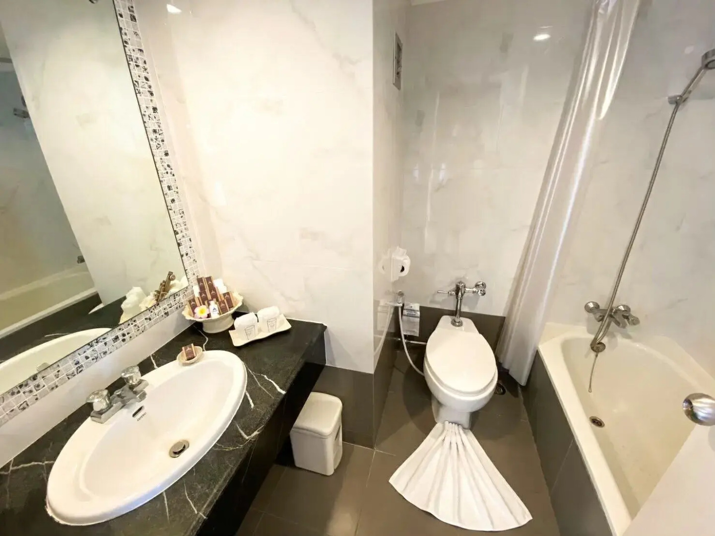 Hua Hin Grand Hotel And Plaza