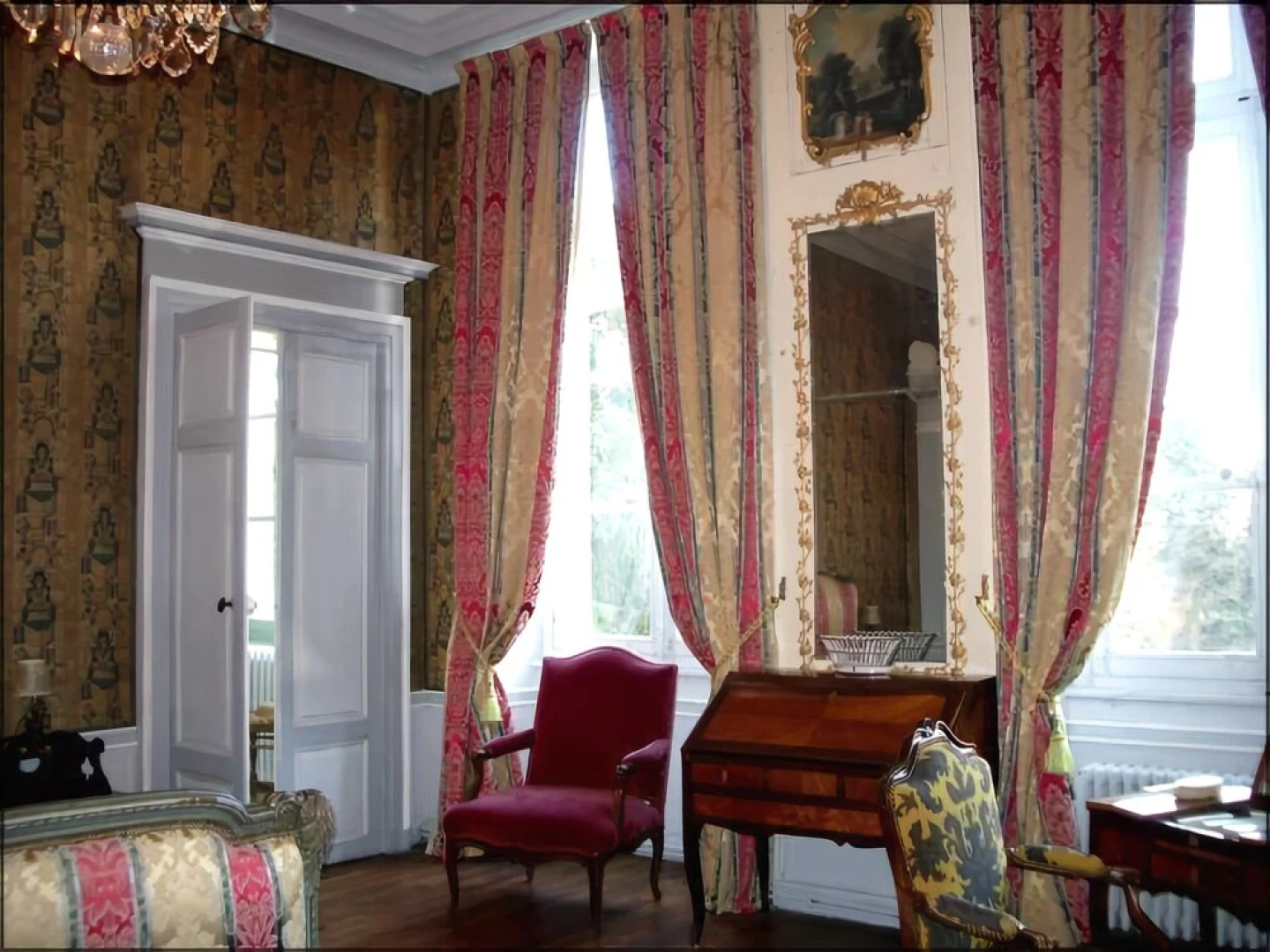 Pavillion du Chateau de Saint Augustin