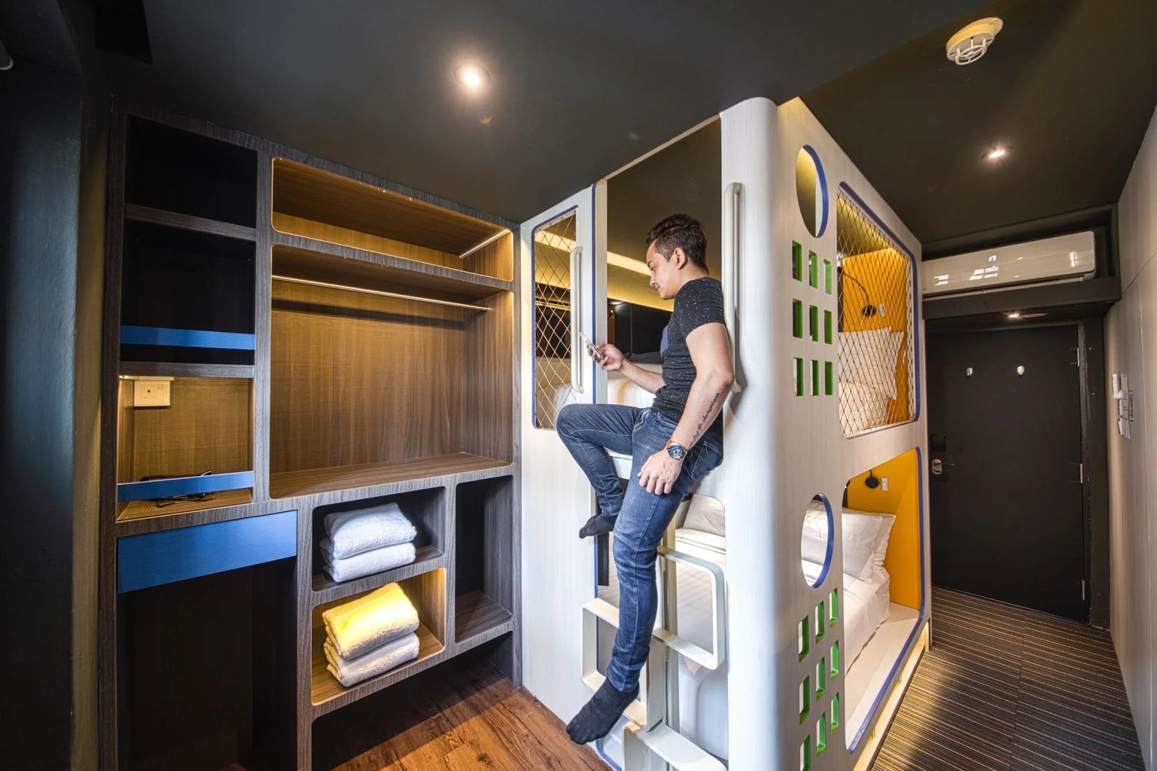 CUBE Family Boutique Capsule Hotel