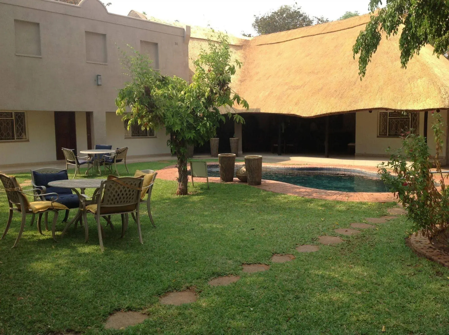 Guest Paradise Lodge