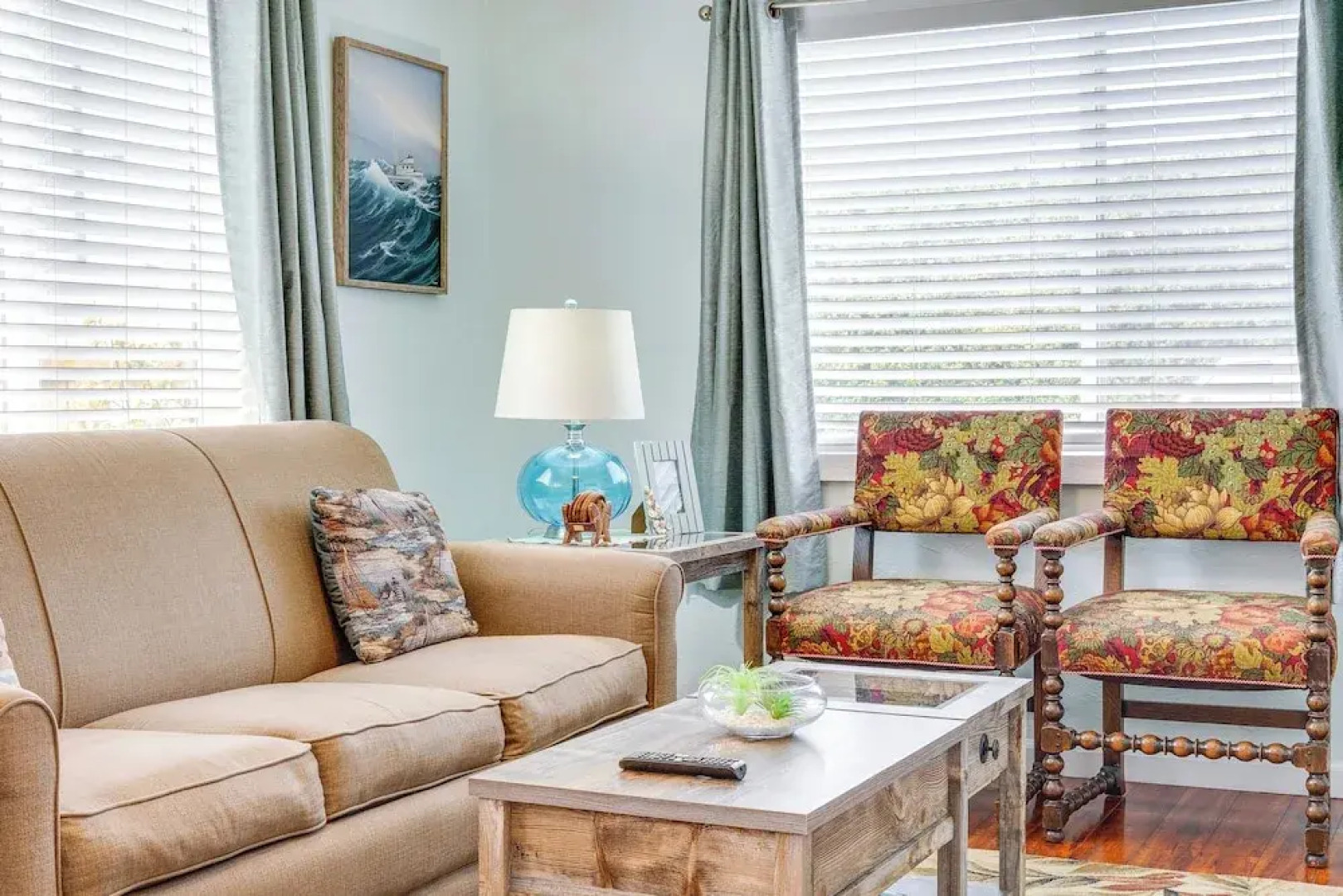 Walk to Gold Beach: Charming Cottage w/ Yard!