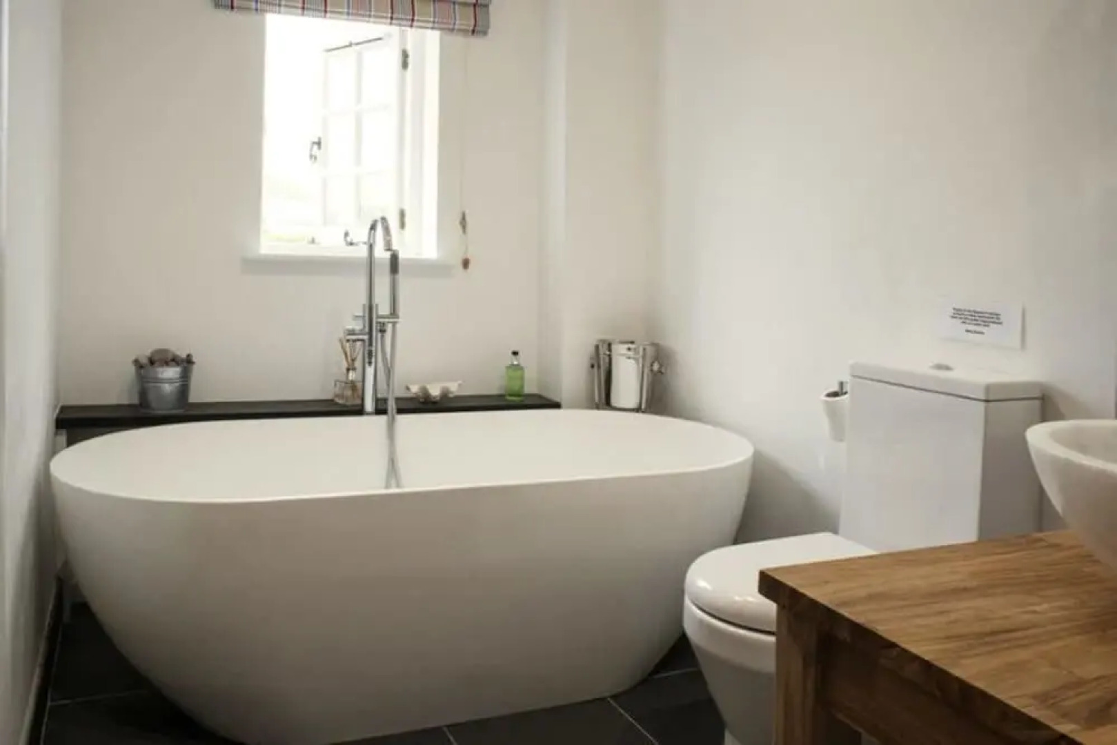 Superb detached Grade II conversion of an original Apple Mill with hot tub & FREE membership to nearby Leisure Club