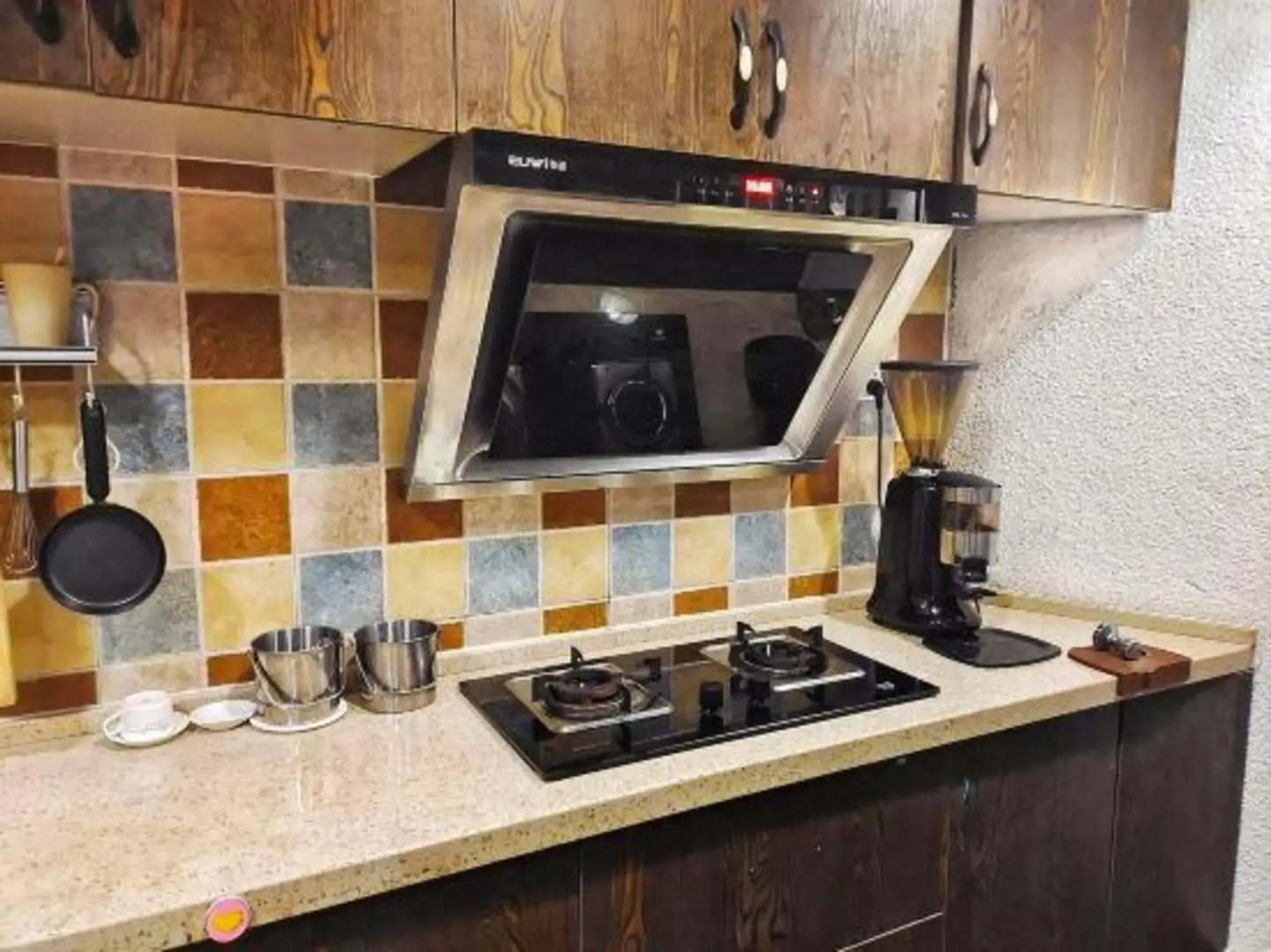 Comma Travel International Youth Hotel