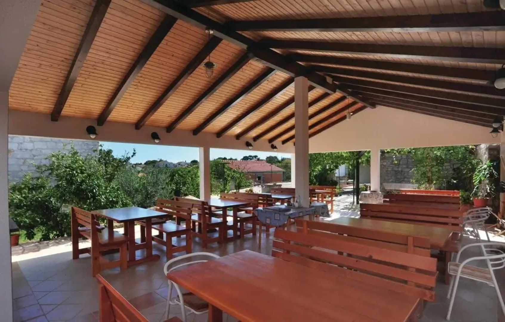 Beautiful Home in Drvenik Mali With Wifi and 4 Bedrooms