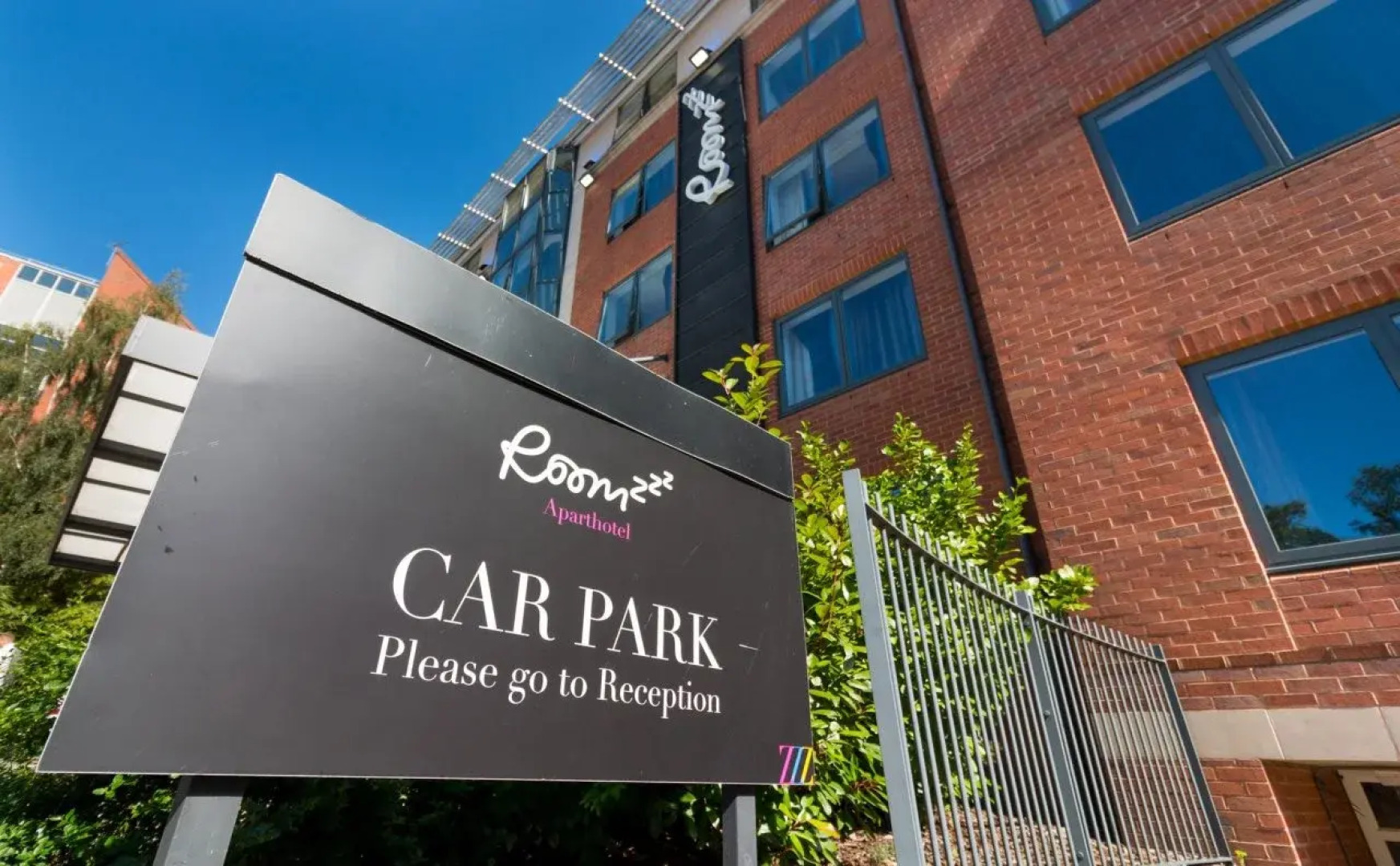 Апарт-отель Roomzzz Nottingham City