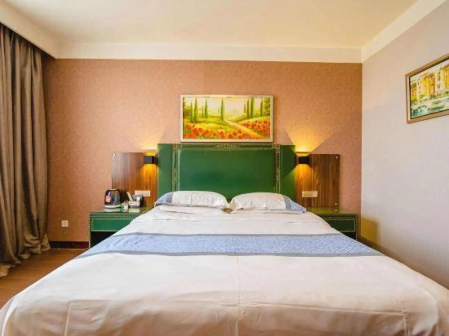 Wanshui Qianshan Hotel