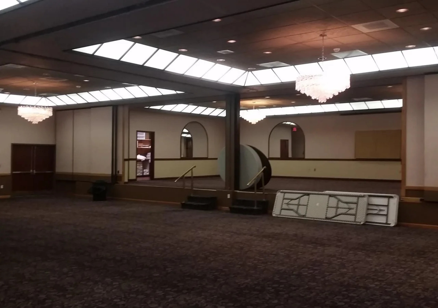 Grand Forks Inn & Suites