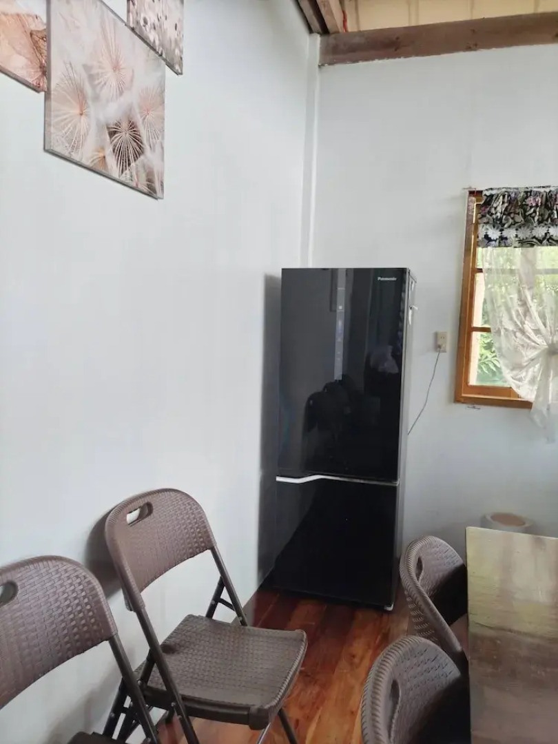 Siquijor Overlooking House 100 Meters Before Cambugahay Falls