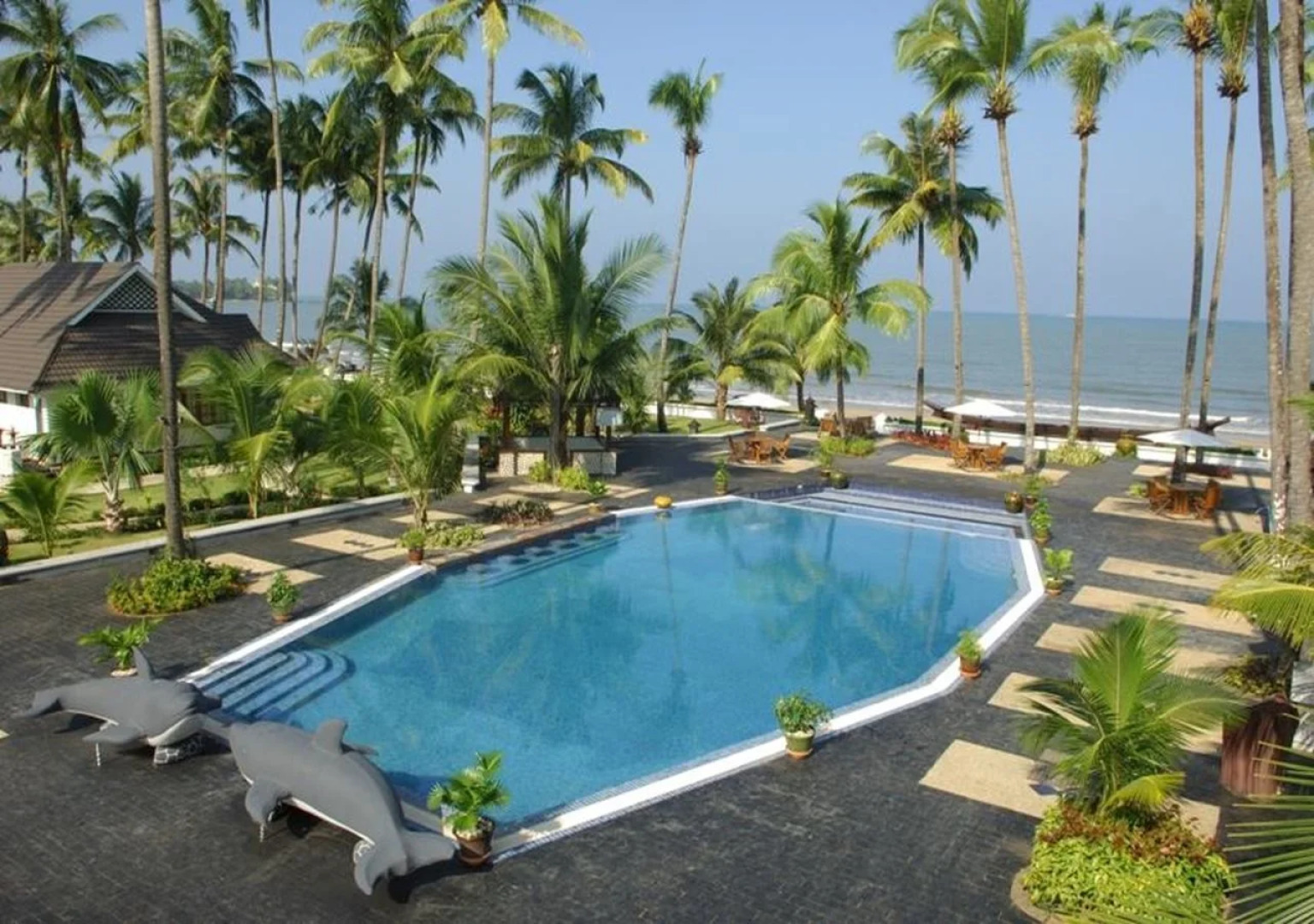 Amazing Chaung Tha Resort