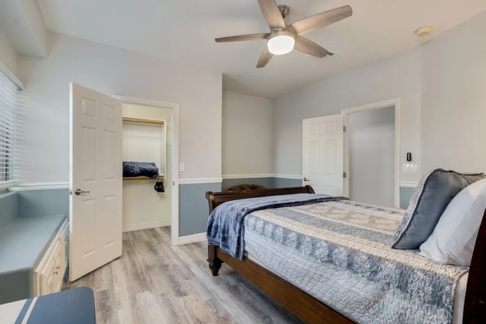 Stunning Waterfront Paradise! Sleeps 16! Heated Pool/Spa and Lots of Fun! by RedAwning