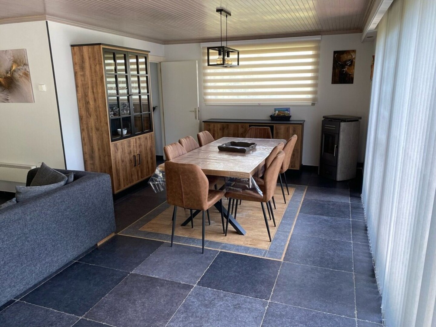 Luxurious Holiday Home with Hot Tub & Sauna in Houffalize