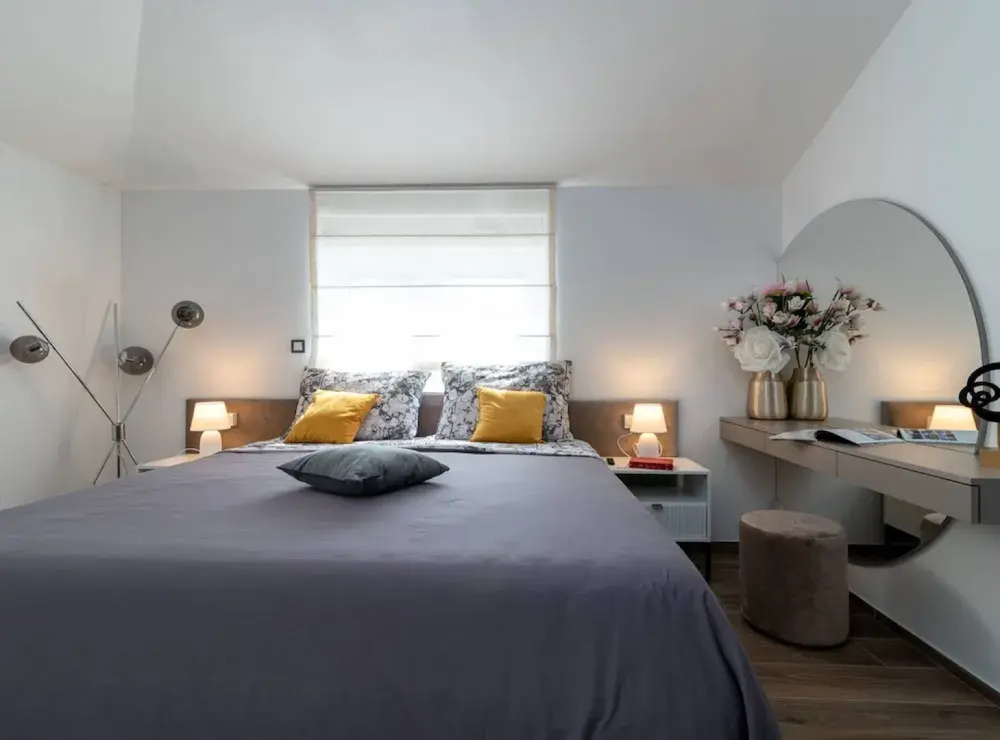 Luminous Infinity Villa With Pool and Gym