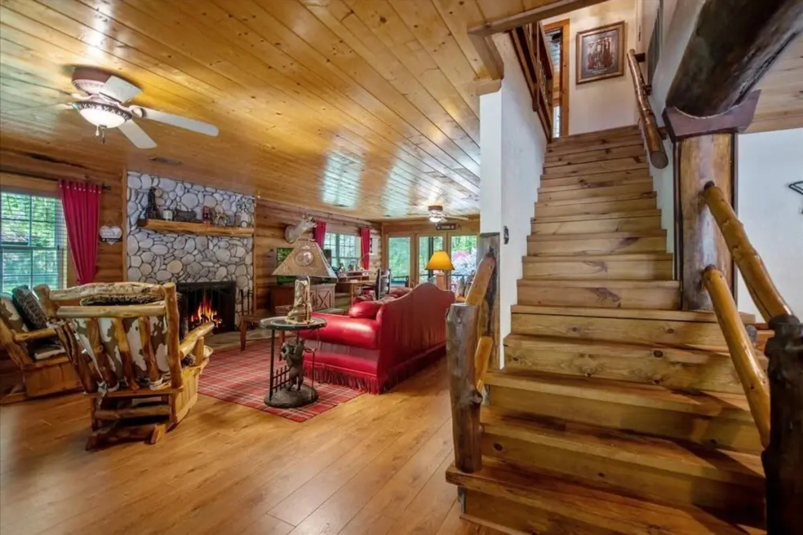 Cowboy Cabin - Gorgeous Unique Mountain Cabin With Creek Porch Pool Table