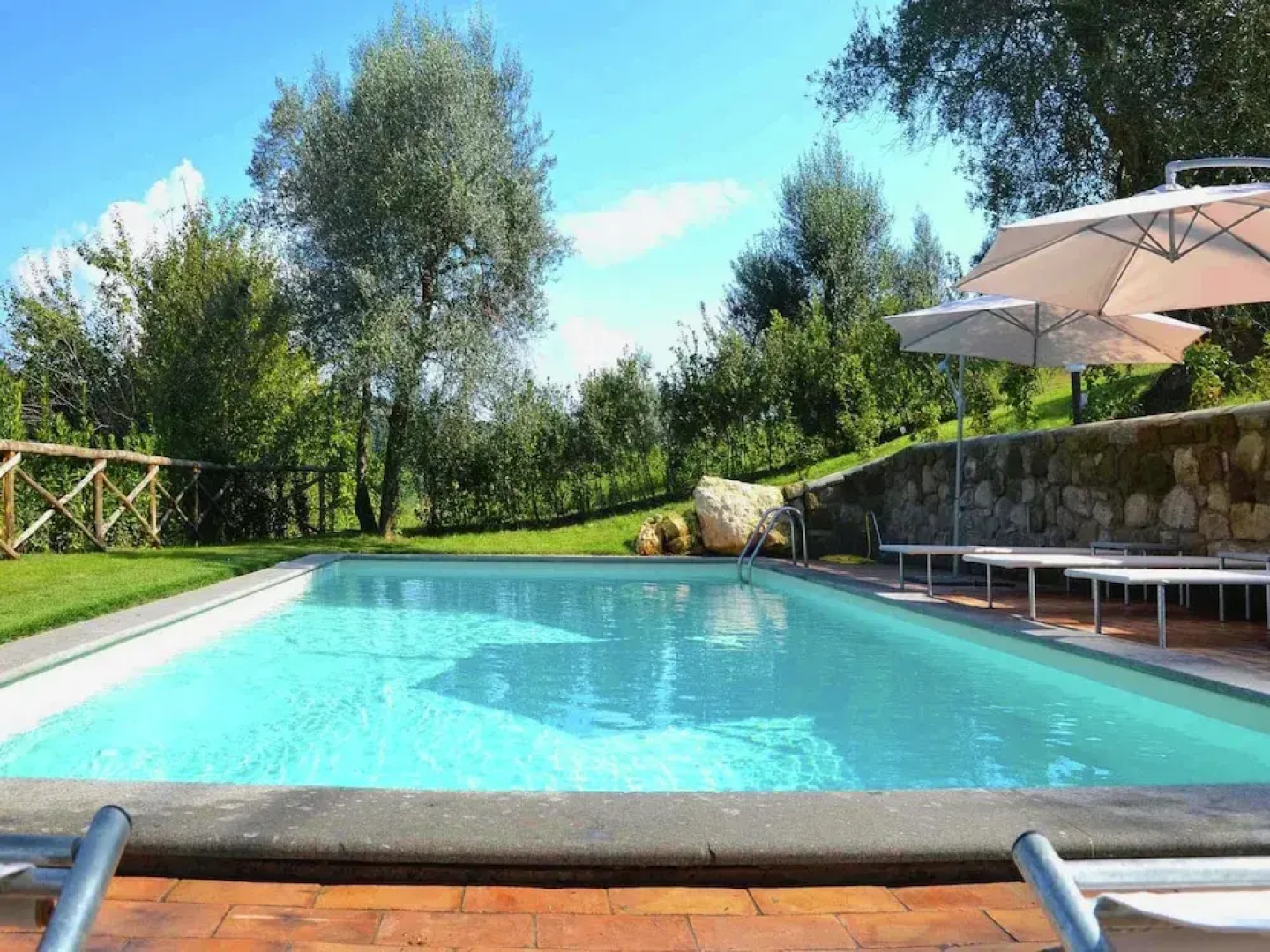 Villa in Rome With Pool & Garden