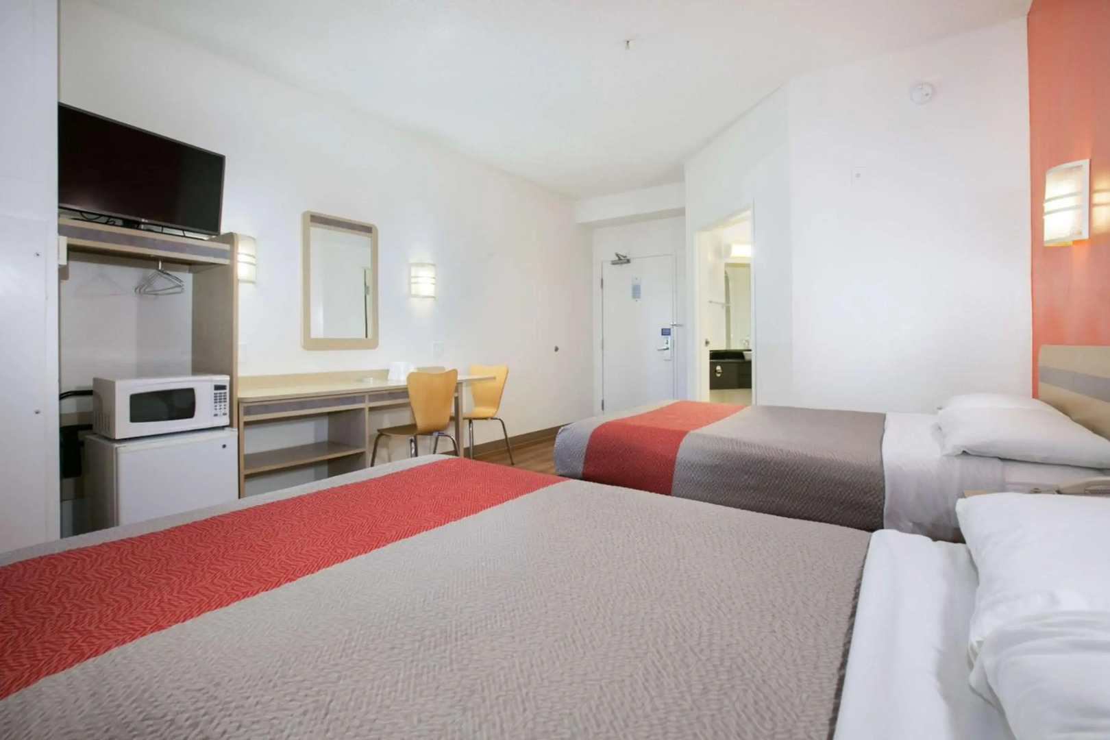 Motel 6 Brooklyn Center, MN - Minneapolis