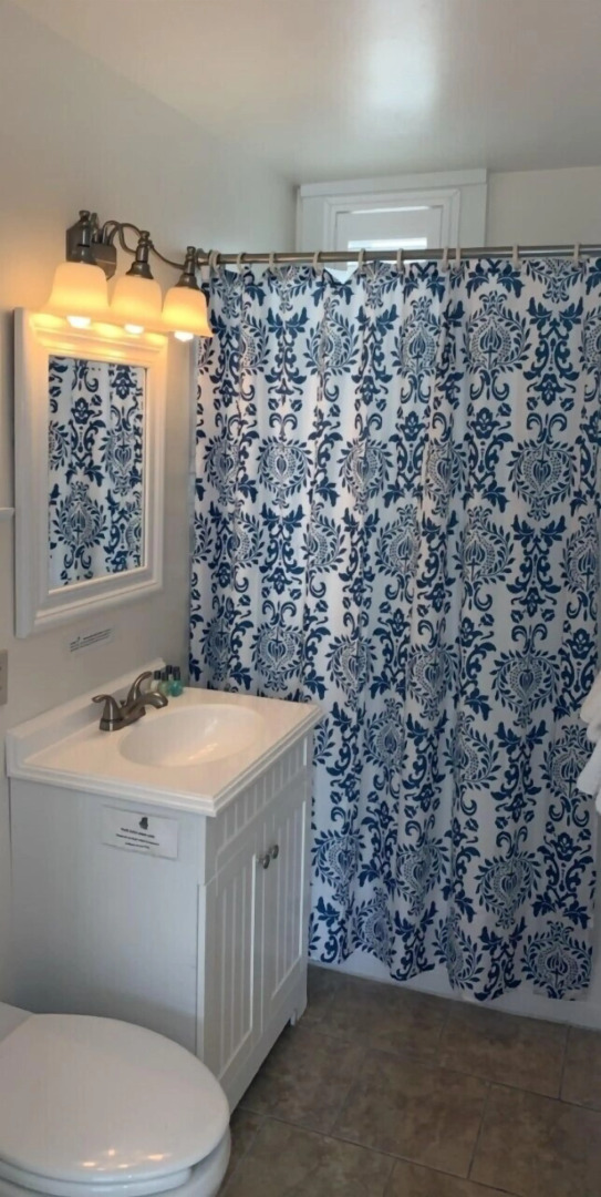 Vineyard Harbor Motel - Private Beach