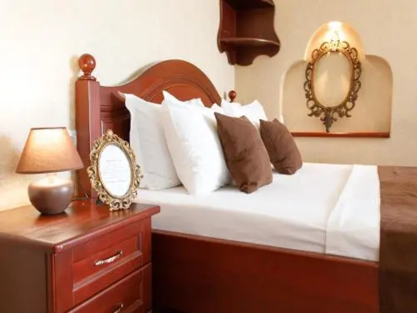 Studio Suite near Lake with Jacuzzi