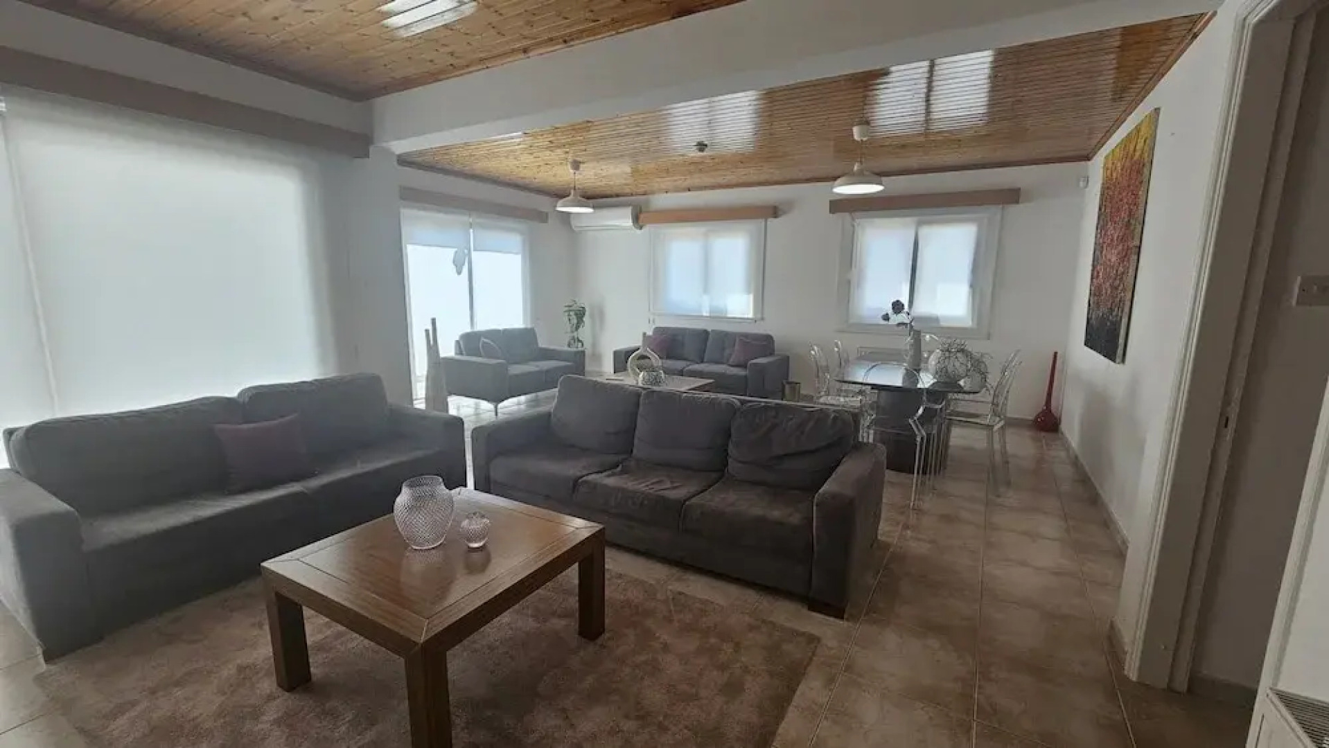 39 EGM - Stay Uptown Apartment