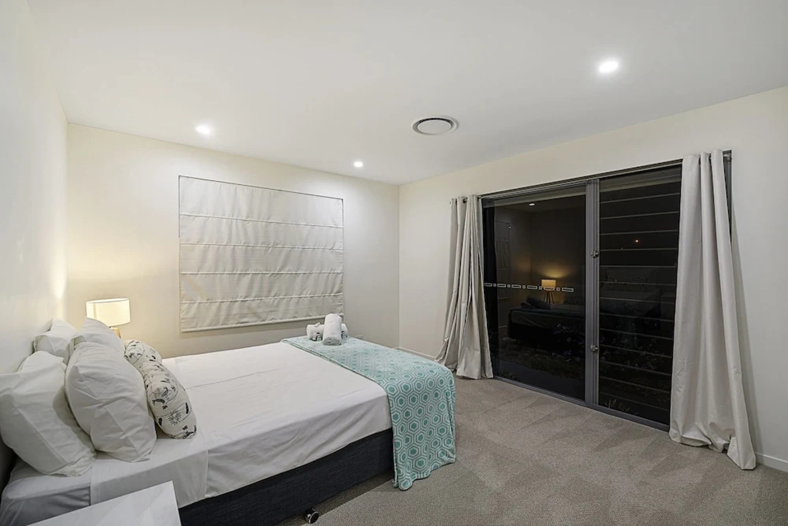 Just in Paradise Waterfront 5 Bedroom Deluxe House Central Broadbeach