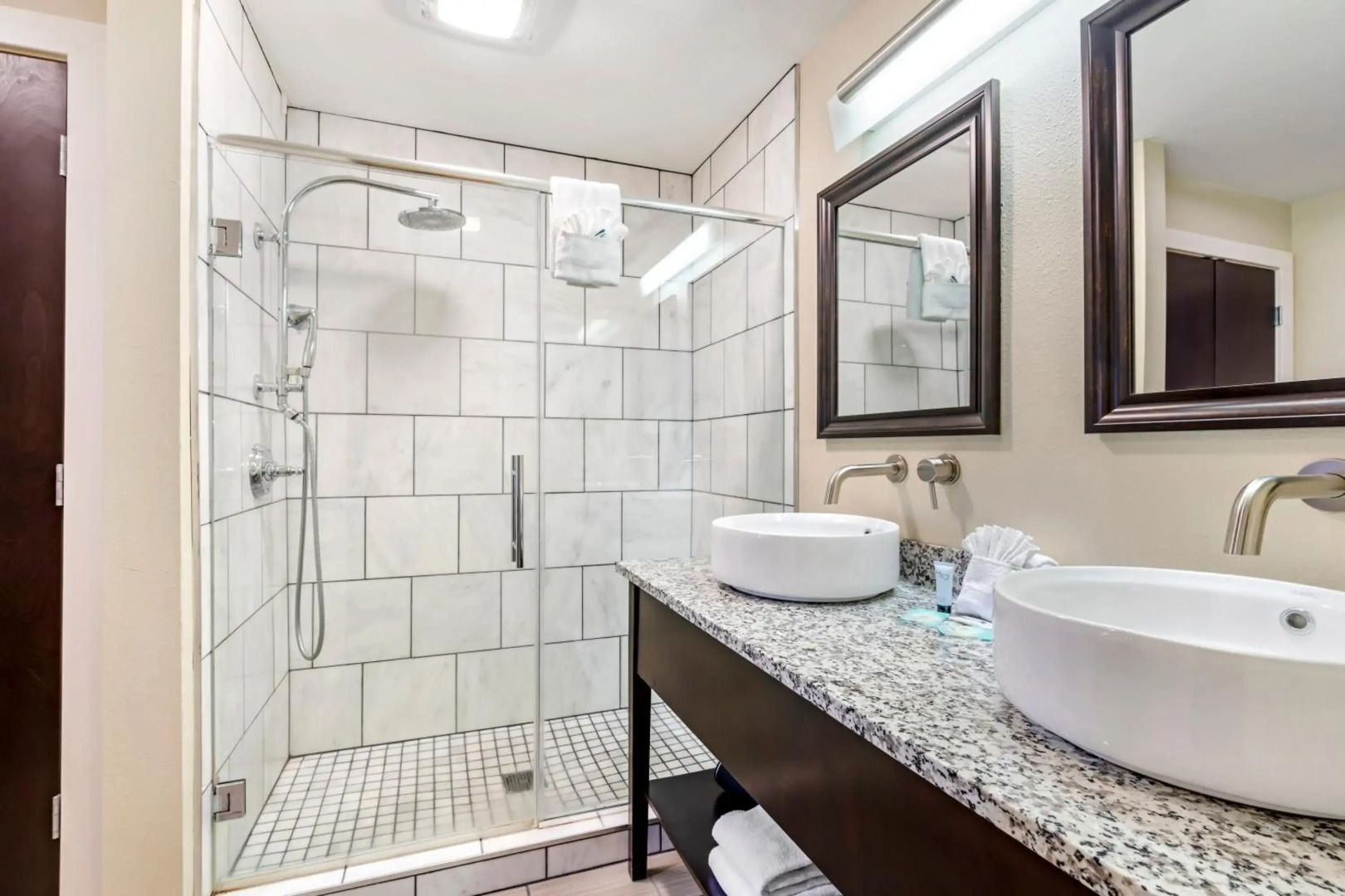 Polynesian Hotel & Suites Wisconsin Dells/Lake Delton