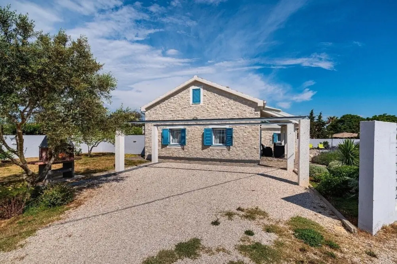 Ani 1 - With Pool - H