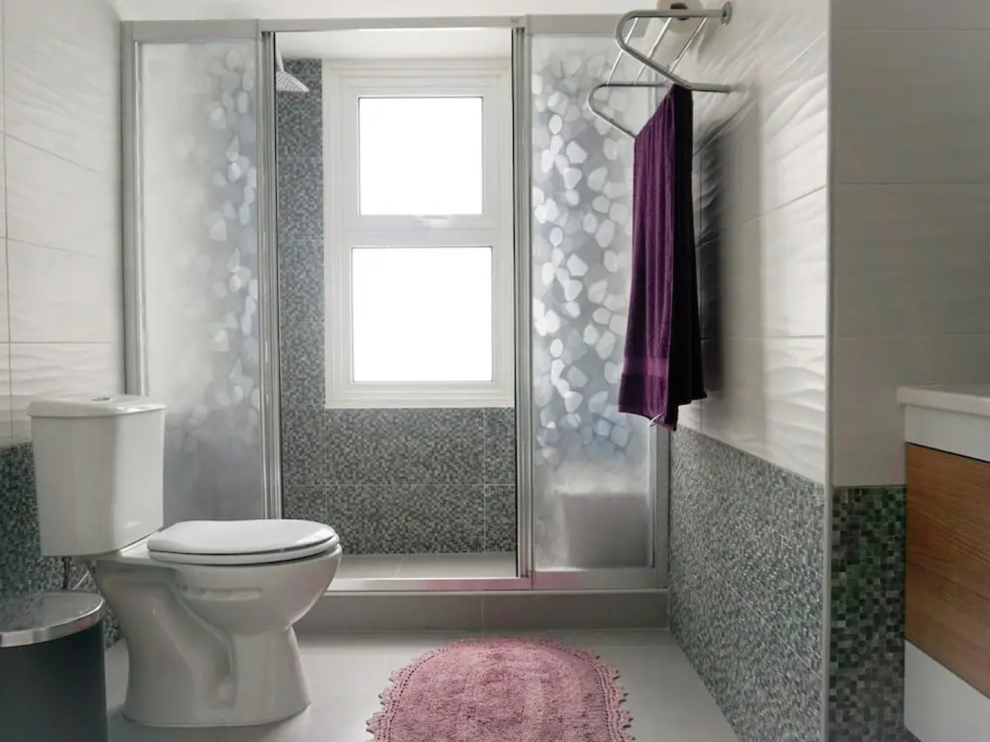 Sonia's Angel House- 300 Meters From the Beach, Newly Renovate Central Apartment