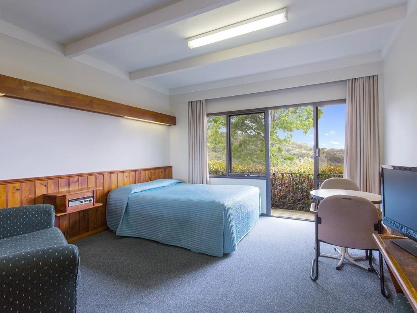 Village Family Motor Inn