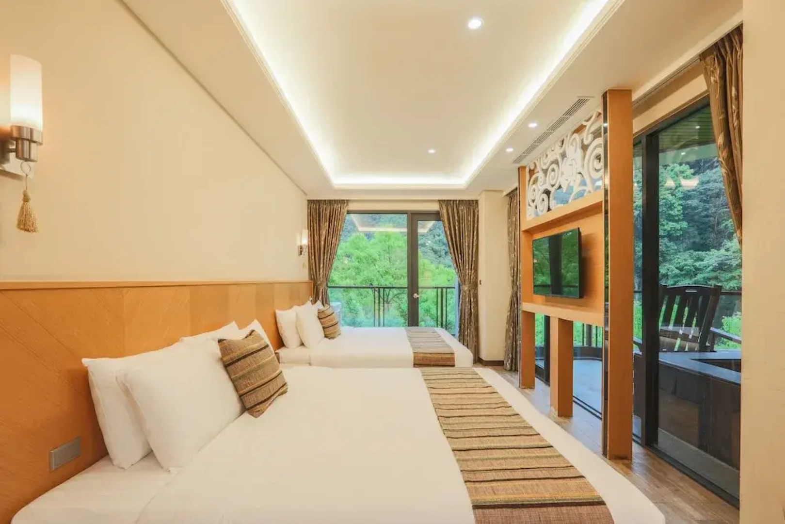 Sunrise Hot Spring Hotel