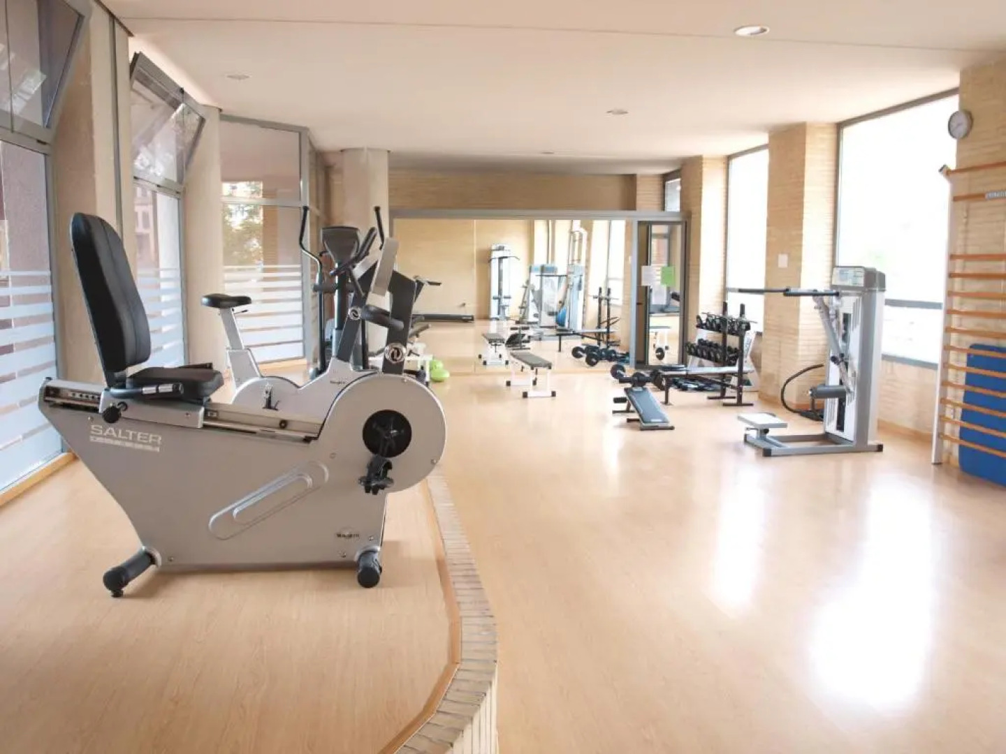 ApartUP Yellow Opera View