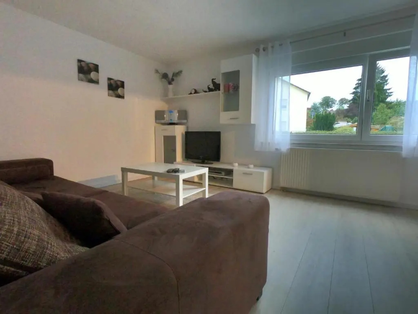 Moderne helle 2,5 Zimmer Wohnung mit großem Bad und Küche in Trossingen