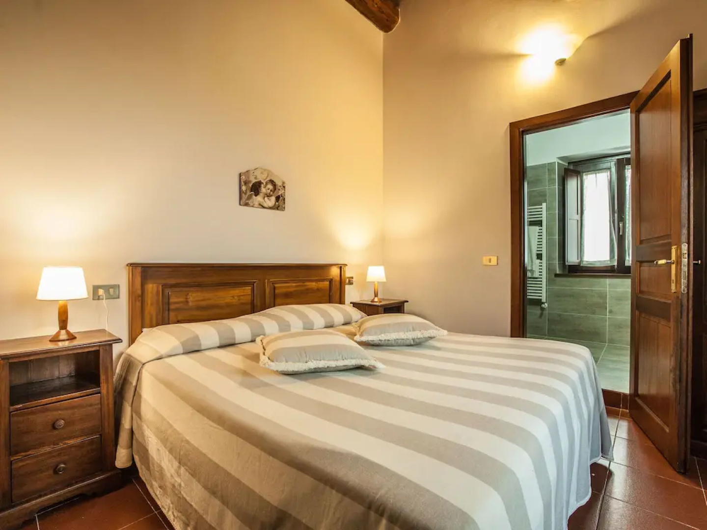 Alluring apartment in Passaggio di Bettona with pool