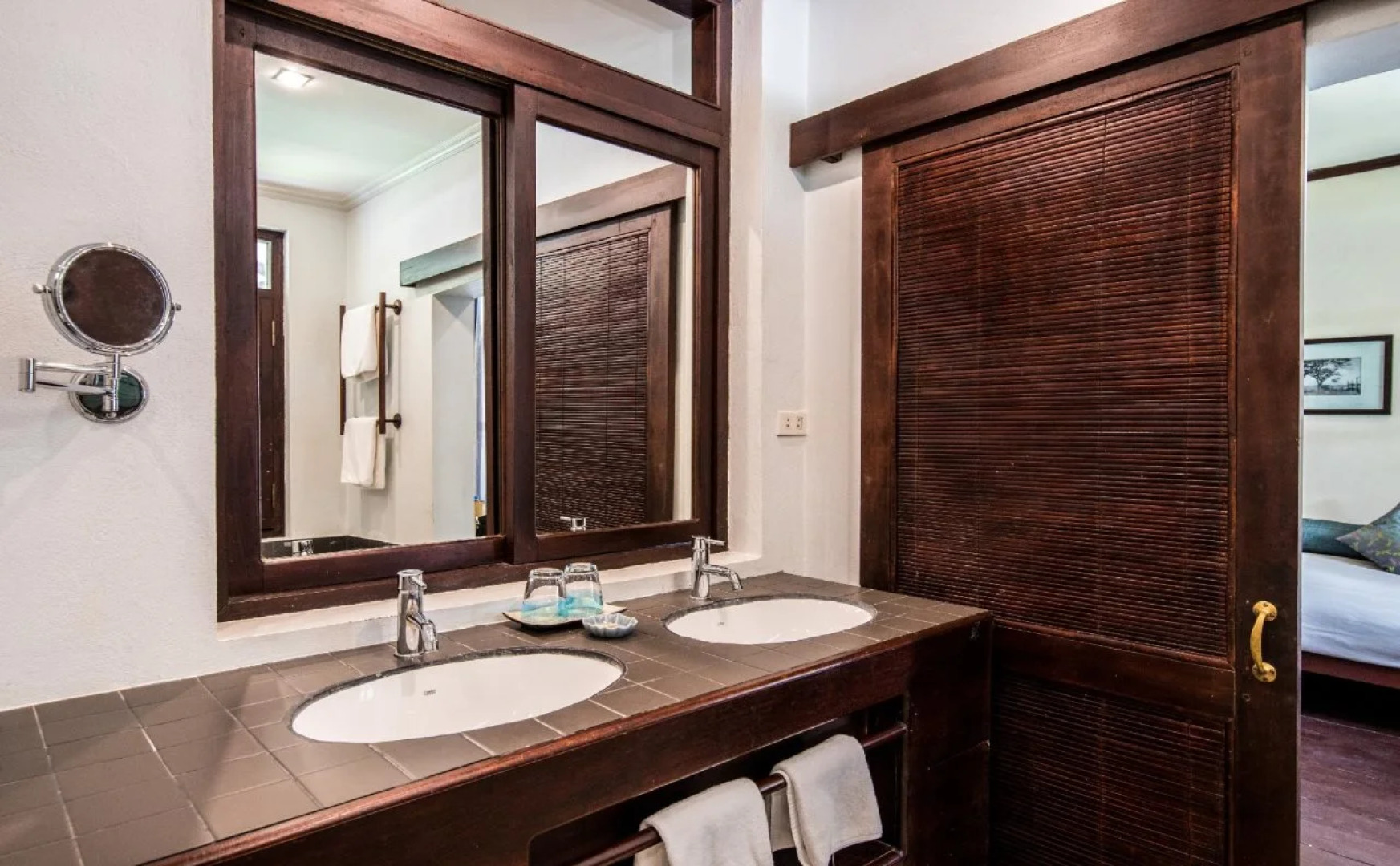 The Apsara Rive Droite