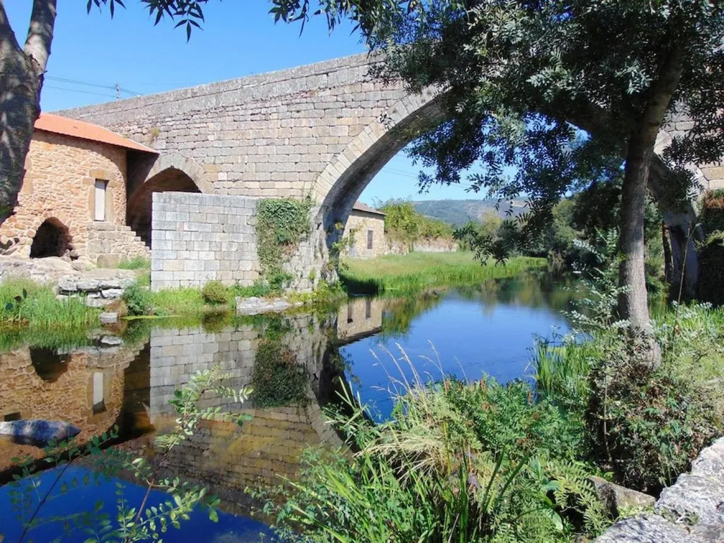 House With 3 Bedrooms in Salzedas, With Wonderful Mountain View and Furnished Garden Near the Beach