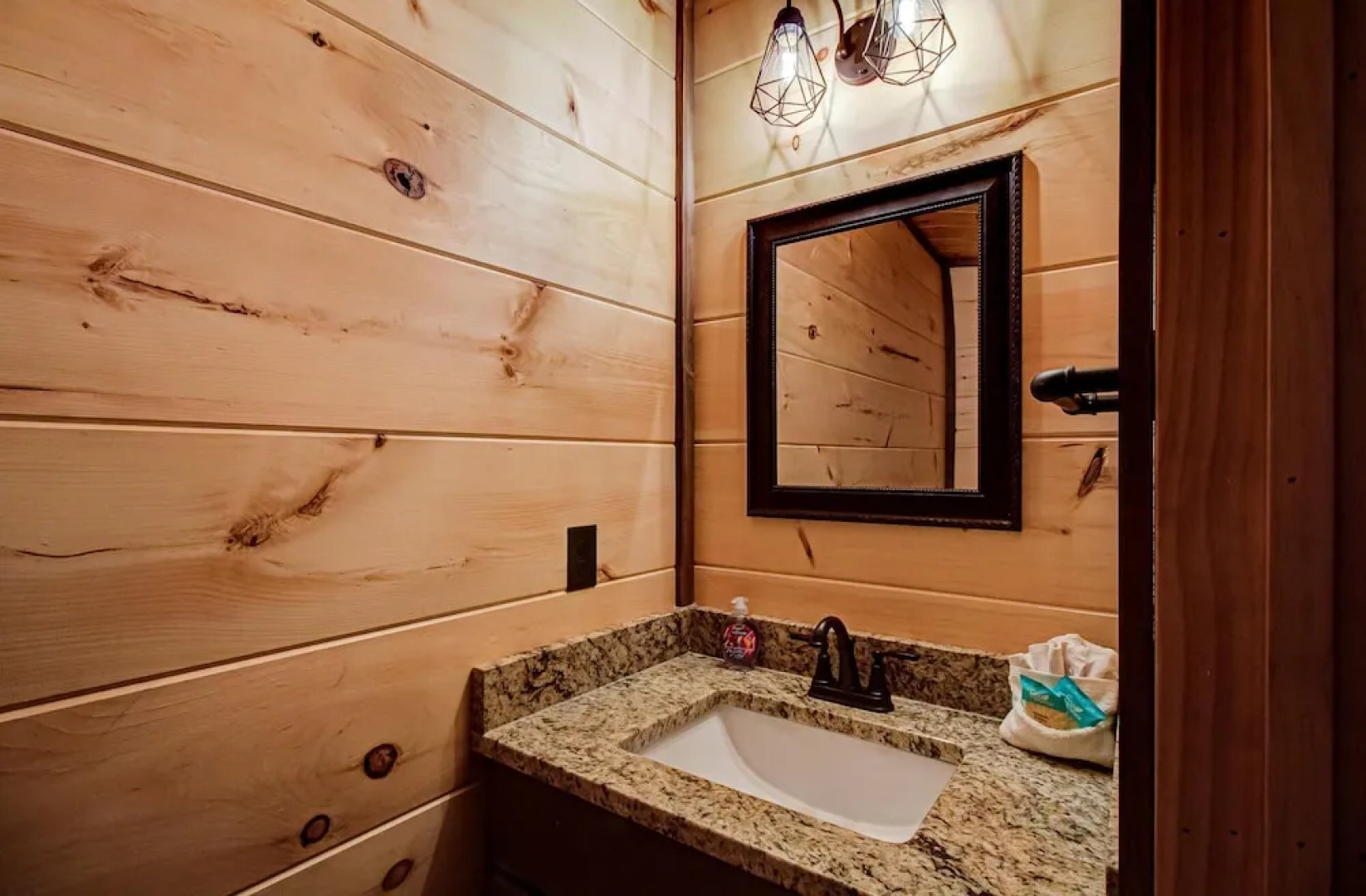 Honey Bear Hill #326