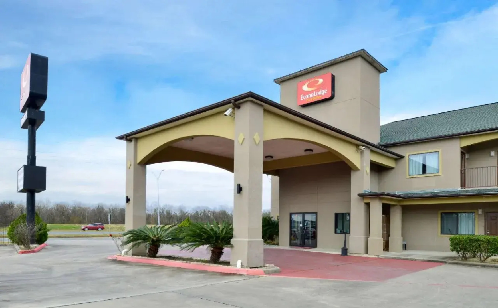 Econo Lodge & Suites